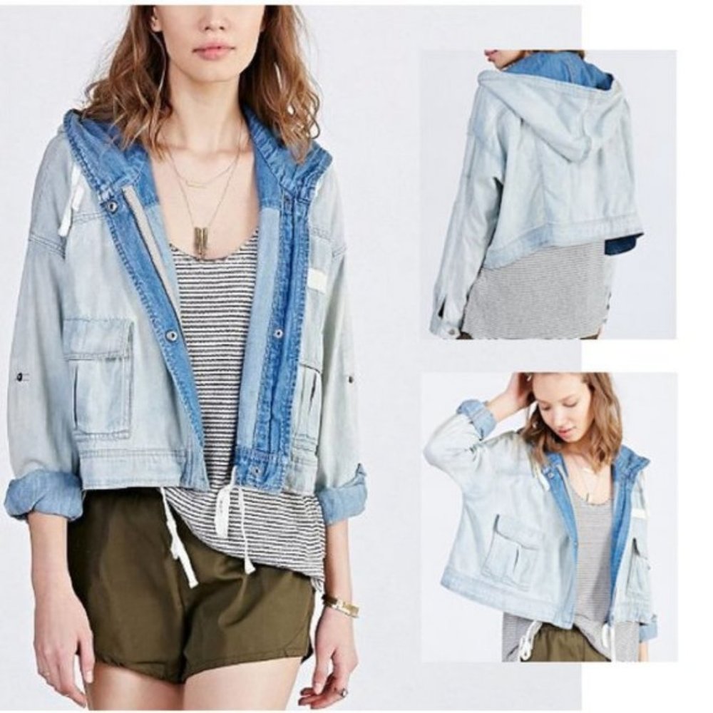 ITEM SOLD.  Urban Outfitters Cropped Denim Jacket Hood Medium